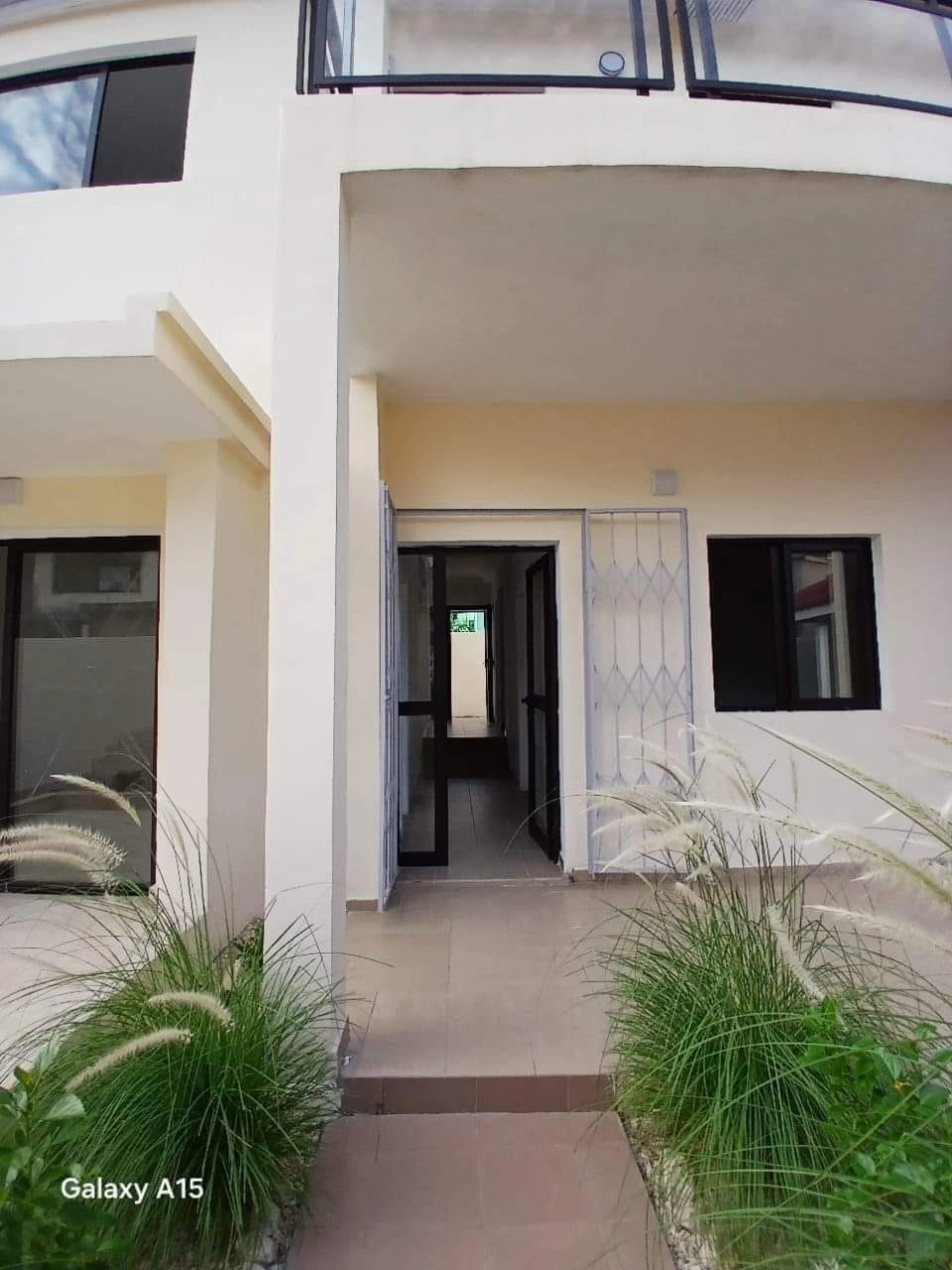 Villa for sale 300 m². 8EME TRANCHE, Abidjan. 