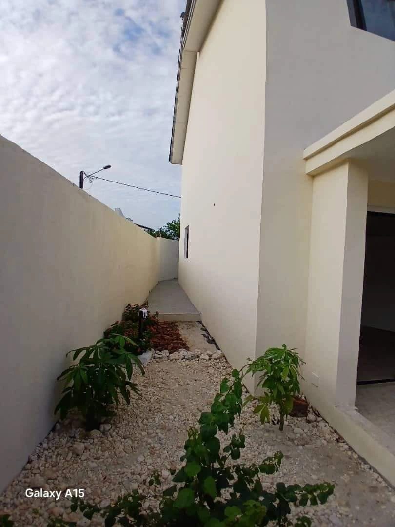 Villa for sale 300 m². 8EME TRANCHE, Abidjan. 