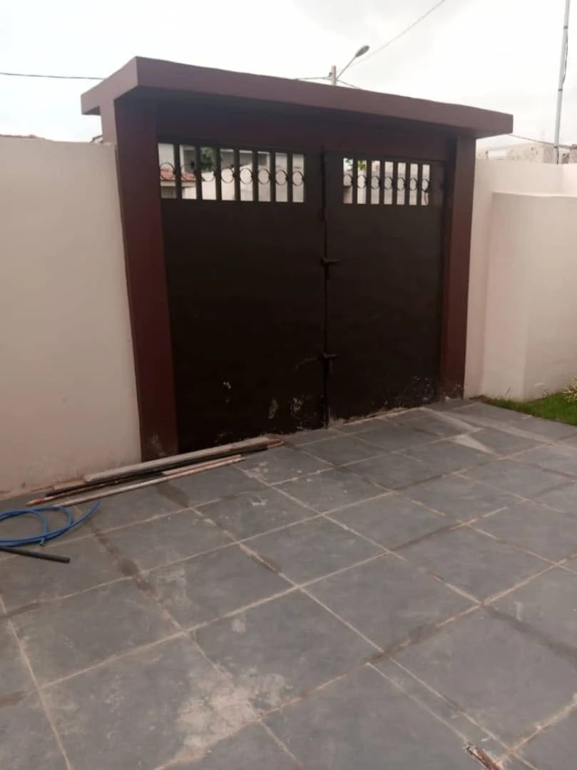 Villa for rent 300 m². BINGERVILLE. 