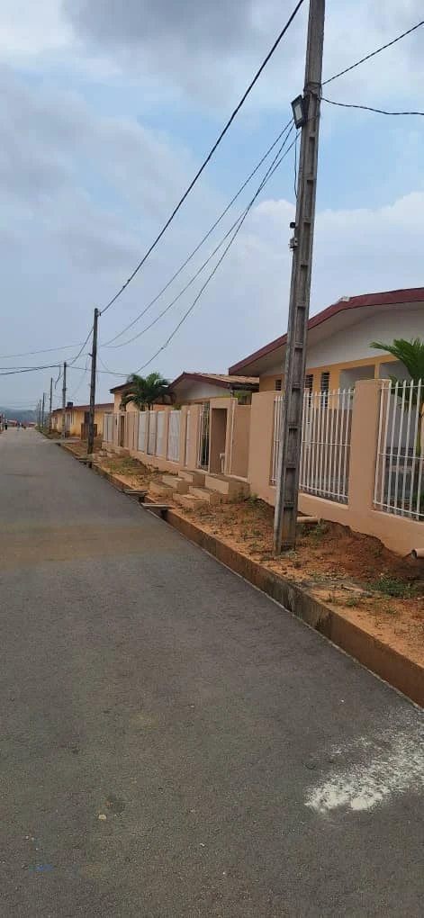 VILLAS DE 3 PIECES A VENDRE A EBIMPE