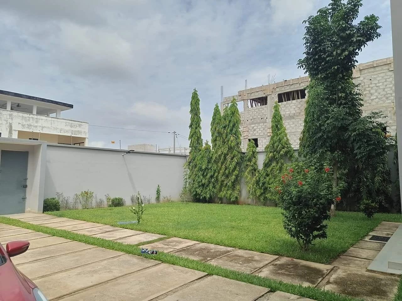 Duplex for sale 613 m². BINGERVILLE. 