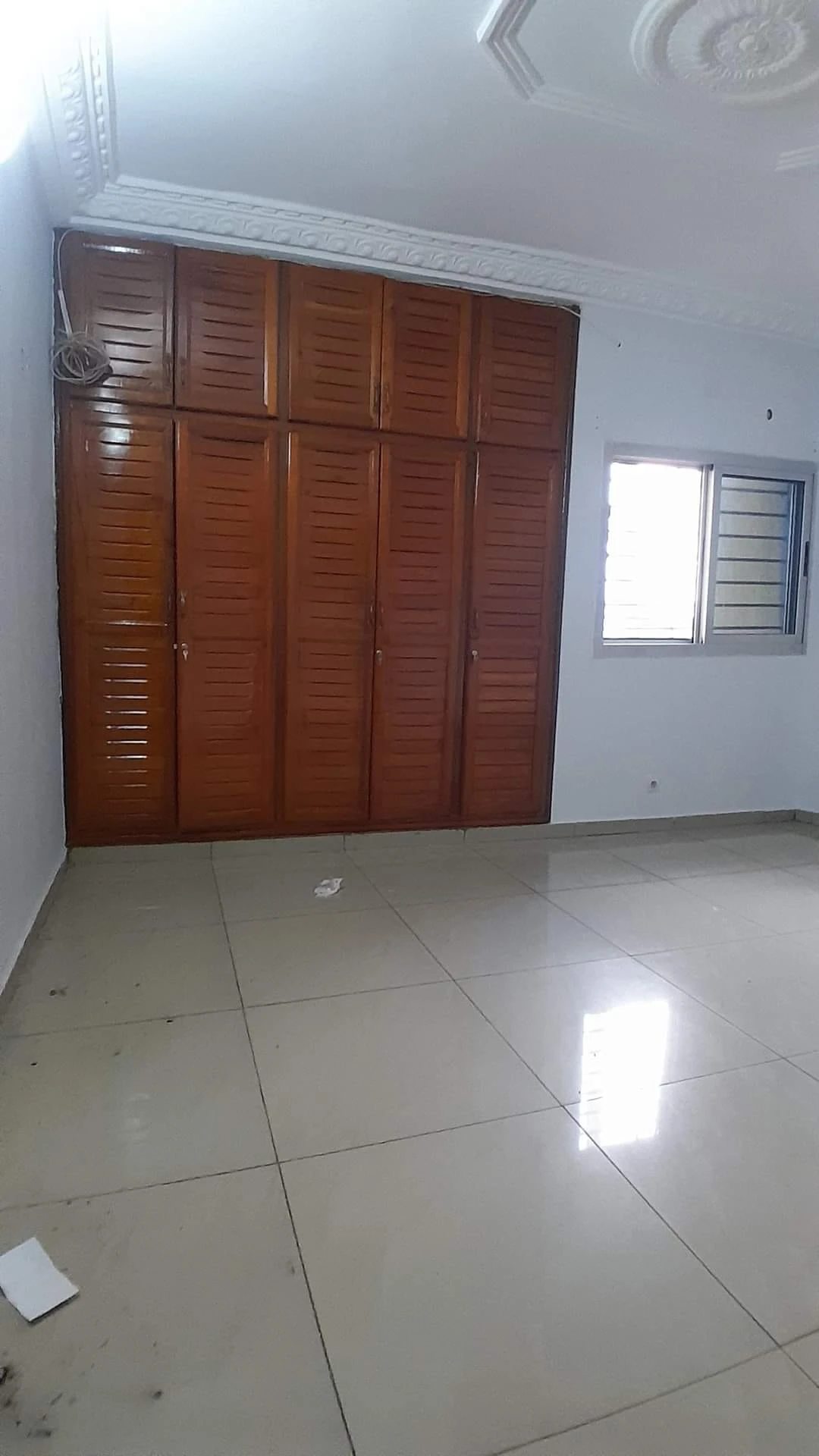 Apartment for rent 300 m². BINGERVILLE. 