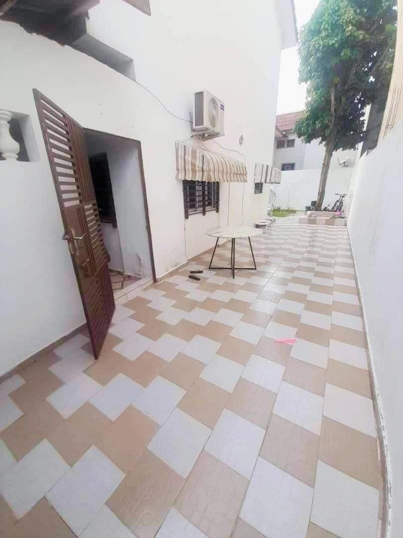 Villa for sale 200 m². CITE ORIBAT 2, COCODY FAYA ROUTE ABBATA DANS LA COTE ORIBAT 2. 