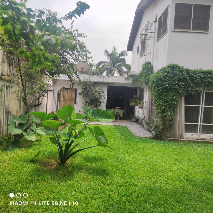 Villa for rent 900 m². Cocody riviera 3 cite hibiscus. 