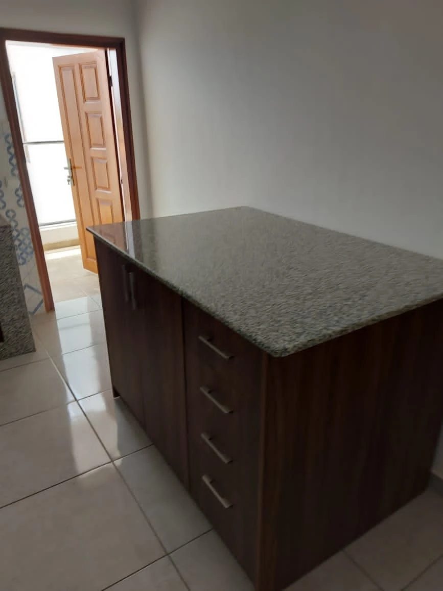 VENTE D'UN APPARTEMENT DE 4 PIECES A BASSAM MODESTE 